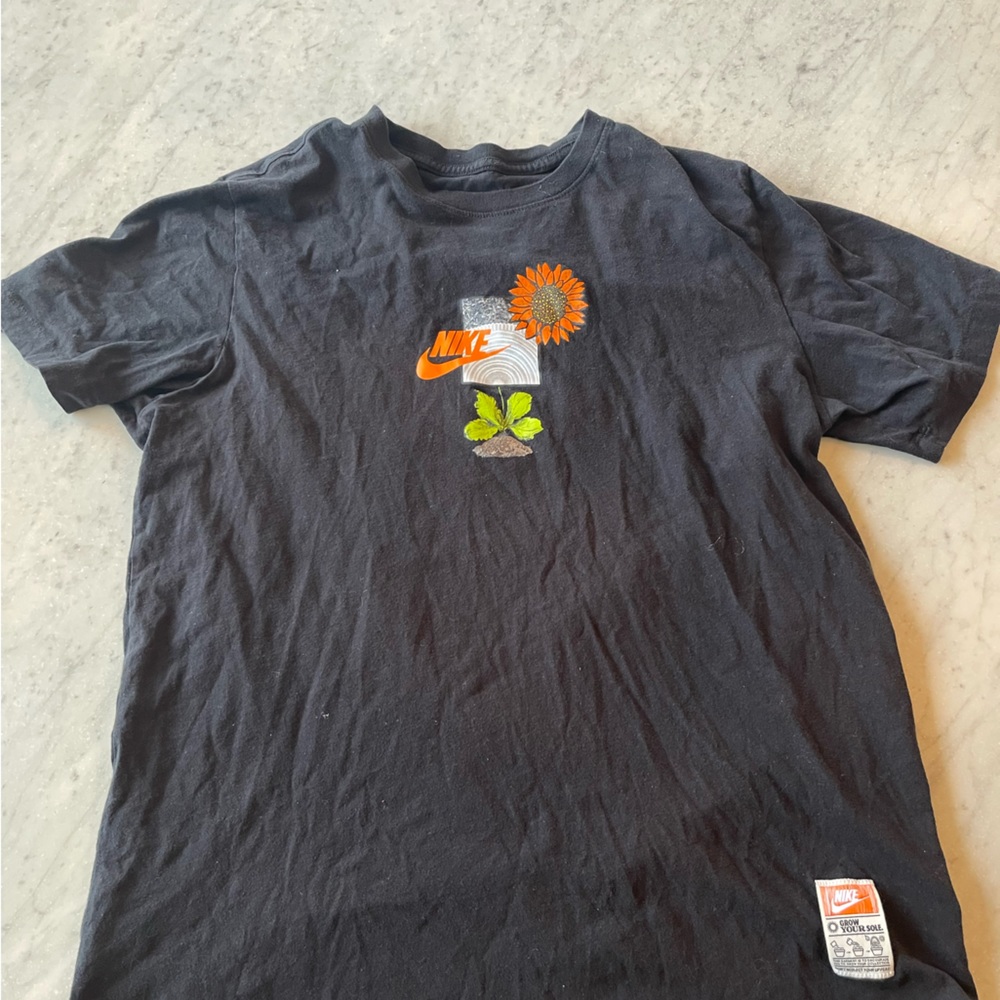 Nike T Shirt